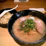 美食天地 遙華 - ラーメンと半チャーハンのA定食(680円)