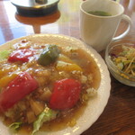 るると - パプリカと筍のチャーハン風御飯　700円