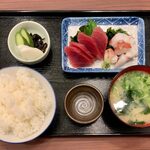 Sakura Shokudou - 刺身二点盛り定食 ¥930
