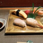 寿し芳 - お寿司５貫。