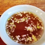 中華料理 ミッキー飯店 - スープは定番な中華スープ味