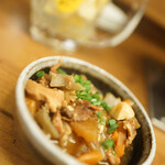 大衆炭火焼肉ジンギスカン ホルモン酒場 風土. - すじにこみ