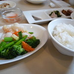 廣東DINING TAKU - TAKUランチ(海鮮炒め＆ライス)