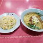 鳳々軒 - チャーハンと台湾ラーメン　1100円