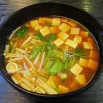 美好 - 味噌汁：えのき、三つ葉、豆腐がいっぱい入っていますョ！　　　　　2020.04.24