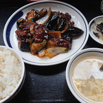 聚福縁 - 茄子・牛肉のオイスターソース炒め定食