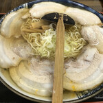 ぴかいち亭 - チャーシュー麺のアップ