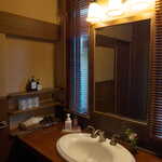 花仙庵 仙仁温泉 岩の湯 - よく整えられた洗面スペース