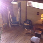 花仙庵 仙仁温泉 岩の湯 - 光射し込む一室。普通なら客室を作りますが、そうしないところがもはや「王者の貫禄」です