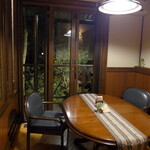 花仙庵 仙仁温泉 岩の湯 - 私たちは少人数用の個室にご案内。周囲を気にせず、ゆったりと料理を満喫できます