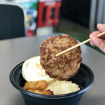 ガスト - ランチバーグロコモコ丼（大盛り無料）…296円