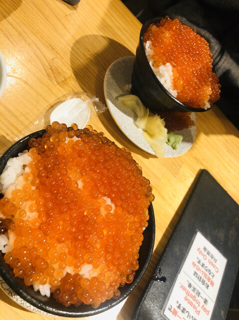 築地でいくら丼』by 山椒薫子 : 黒瀬鮮魚店 (クロセセンギョテン