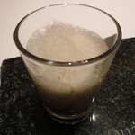 カンテサンス - ２種のイカと新タマネギのスープ