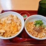なか卯 - ランチセット 親子丼(並)＋冷やし坦々うどん(小) ¥600
