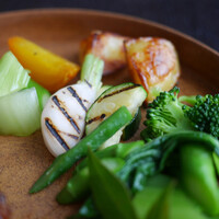 recte - 太良町森のアスパラガス、三野農園イエロービーツ、ファームウメムラのトチコガネなど彩り野菜