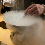 すし ふくづか - 液体窒素でアイス製造中