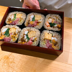 すし ふくづか - お土産の太巻き