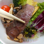 レストラン サンパステル - 丁度良い焼き加減のステーキ