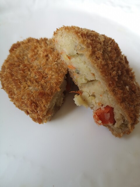 岩城肉店 - 藤田（コロッケ）の写真