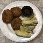 ろっかん - 水なすのフリットとふきのとうコロッケ