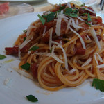 VIA Brianza - アマトリーチェ風トマトとパンチェッタのスパゲティ
