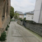 Parador de Ribadeo - 河岸に降りる道