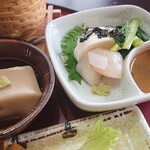 東乃雪 - ごま豆腐、ホタテ刺身