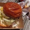 Burger craftsman - 調味料は、多過ぎず、濃すぎず、肉の味がよく分かる仕上げ。いいバランスーーー。テイクアウトの箱、しっかりしてます。