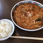 川龍 - 酸辣湯麵 +小ライス