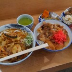 味平 - 天ぷらうどん(左)、牛丼(右)