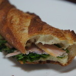 パン工房 夢風車 - ベーコングリルとフランス産グリーチーズのカスクード-断面