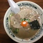 Kouyoukaku - 卵入りラーメン