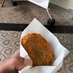 土佐の地魚 魚翔 - 元門田精肉店の肉じゃがコロッケを復活させたコロッケ