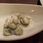 Q.T.8＋ - サービスそら豆は旬ですね