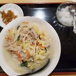 馬さん餃子酒場 - 野菜刀削麺セット