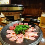 炭火焼肉 やまもと - 焼きます！