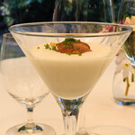 マノワール・ディノ - 新玉葱のムース　コンソメのジュレ