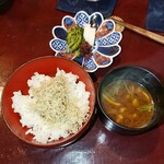 りょうりや 御旅屋 - じゃこご飯