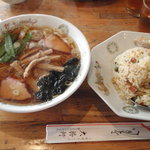 大勝軒 - ラーメン＋半チャーハン