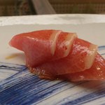 寿司割烹 魚紋 - 中トロ。薄作り。重ね。
