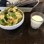 ミニヨンTOKYO - セットのサラダと一口東京柚子ラッシー