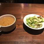 ワンステップ - セットのサラダとスープ