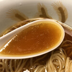 飯田商店 - 地鶏に醤油の「飯田商店」らしいスープ