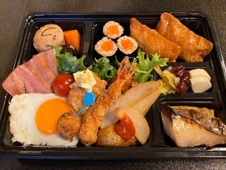 h Uonari - 特製お子様弁当