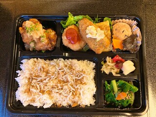 h Uonari - 若鶏のみぞれ煮と蟹クリームコロッケ弁当