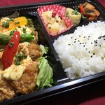 ミッテラン三世 - チキン南蛮弁当780円