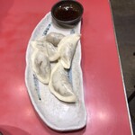 ラーメンヨシベー - なぜかアジアチックな水餃子