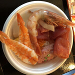 青森魚菜センター - こんなに盛ってるけどまだ券は余ってるな〜…