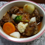 アーシュ・エム - 地鶏の赤ワイン煮