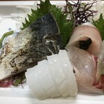 入福 - 刺身盛り合わせです。